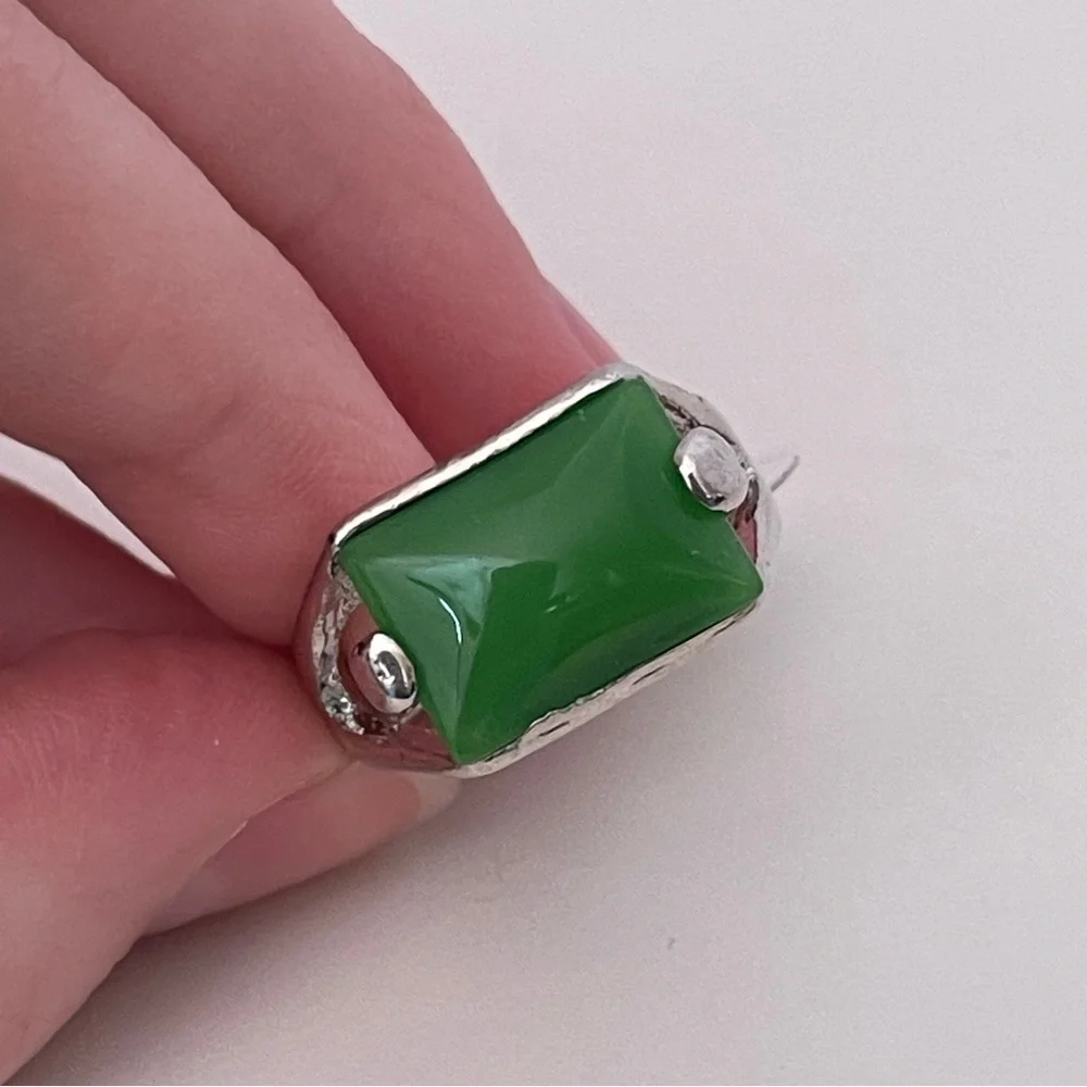 NWT Real Green STONE Silver Tone Preppy Classic KidCore Indie Statement Ring